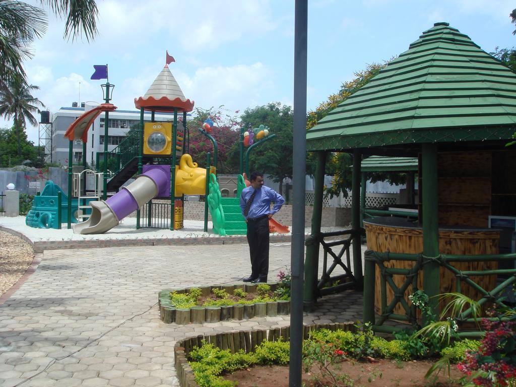 Blue Pearl Hotel & Apartments Dar es Salaam Exterior photo