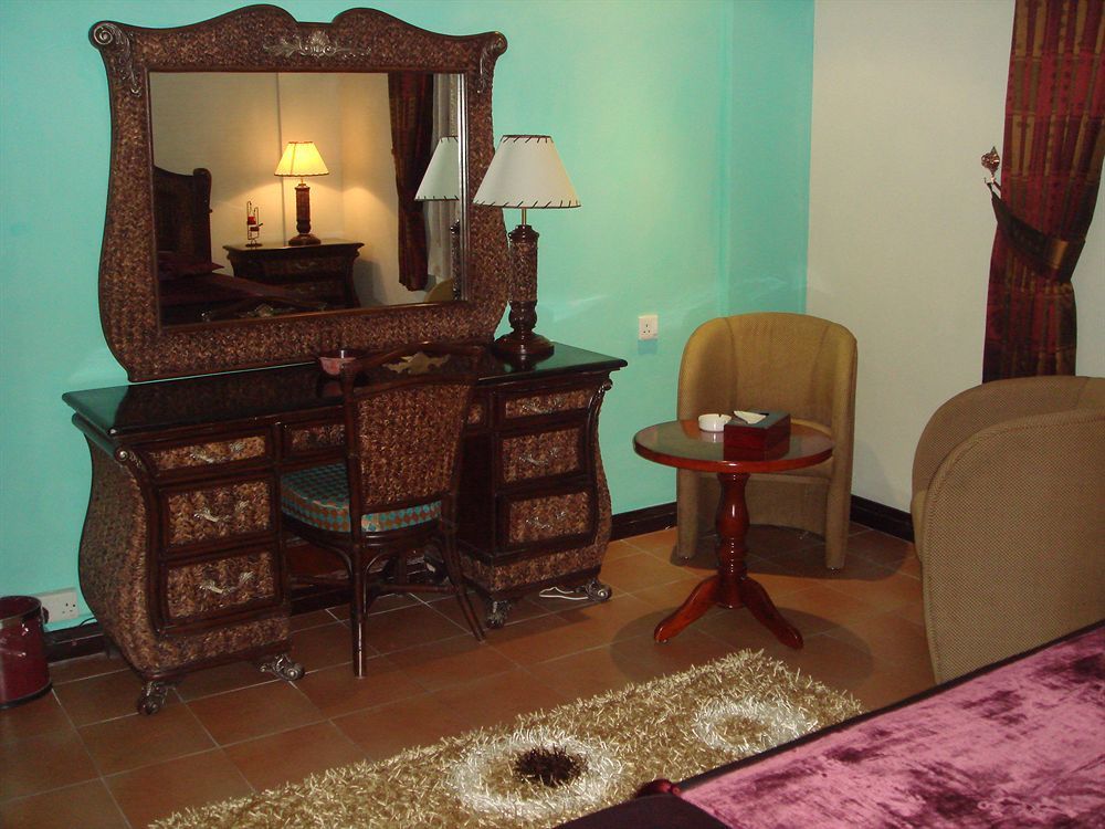 Blue Pearl Hotel & Apartments Dar es Salaam Exterior photo